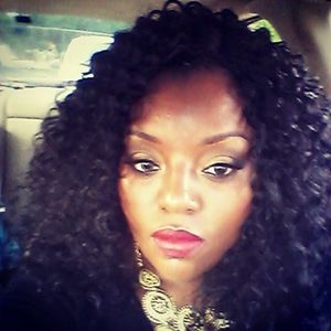 Meet your Posher, Kiona